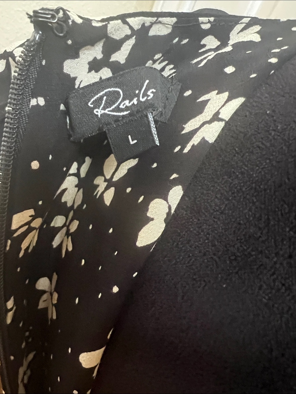 Rails Zariah Black White Floral Midi Dress Puff Sleeve V-Neck Rayon Size Large - Picture 6 of 7